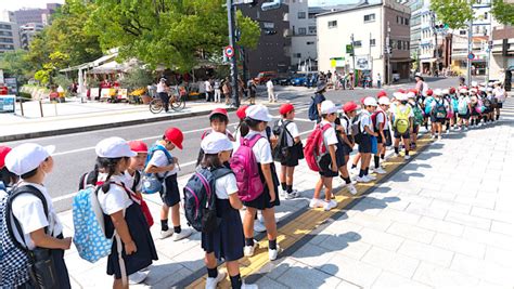 小孩怎麼在日本上學，難道他們都是忍者學校畢業的嗎？